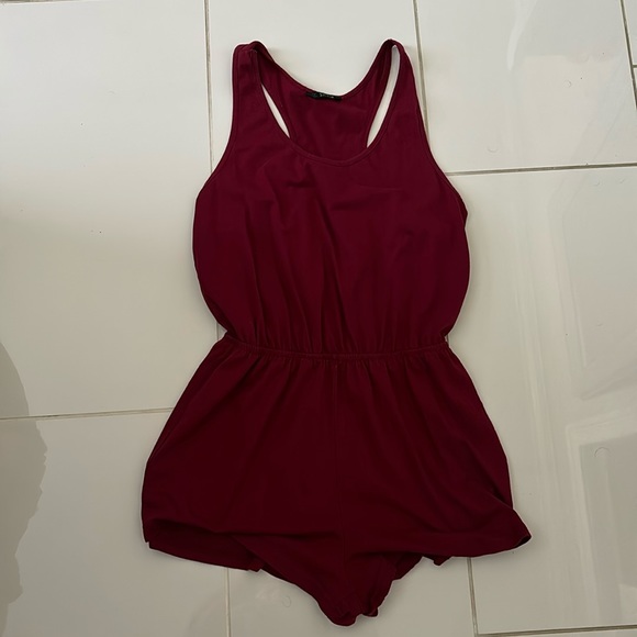 Burgundy romper - Picture 1 of 1